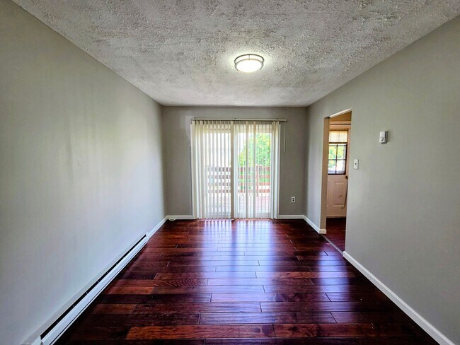 Foto del edificio - 5657 Wood Ln