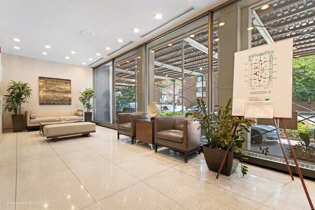 Foto del edificio - 1355 N Sandburg Terrace