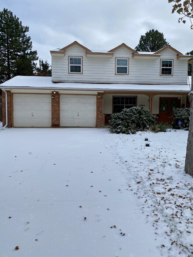 Don't miss out on this 5 bed 2.5 bath hous... - Don't miss out on this 5 bed 2.5 bath hous...