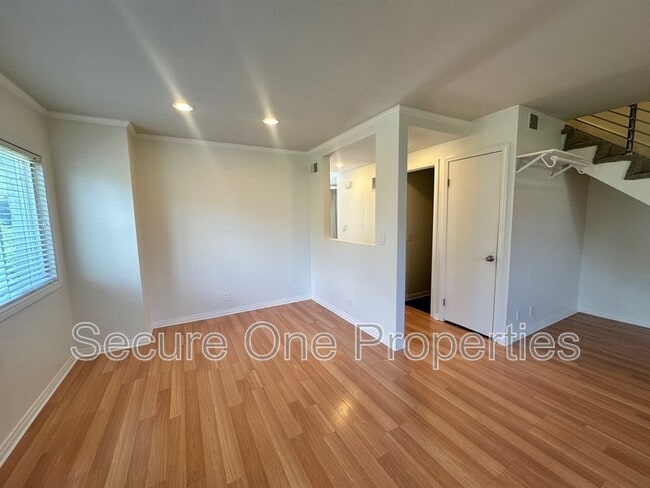 Foto del edificio - 248 Green Heath Pl