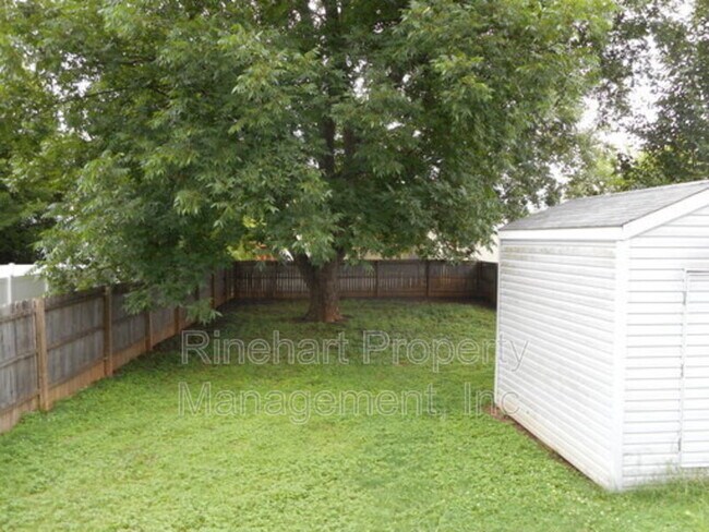 Building Photo - 1024 Park Ave Ext