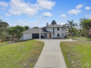 Building Photo - 9752 SE Highborne Way