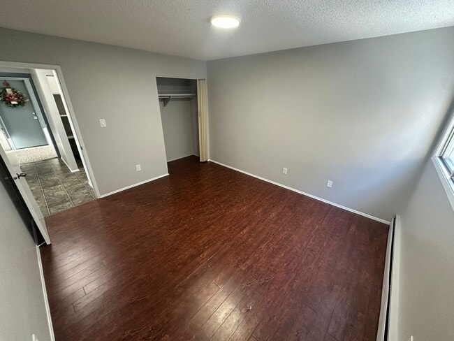 Photo du bâtiment - 9923-281 81 Ave NW