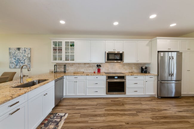 Building Photo - 4140 Bayhead Dr