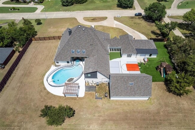 Building Photo - 209 Carriage Hill Ln