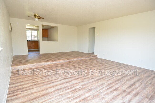 Building Photo - 118 Christie Ct