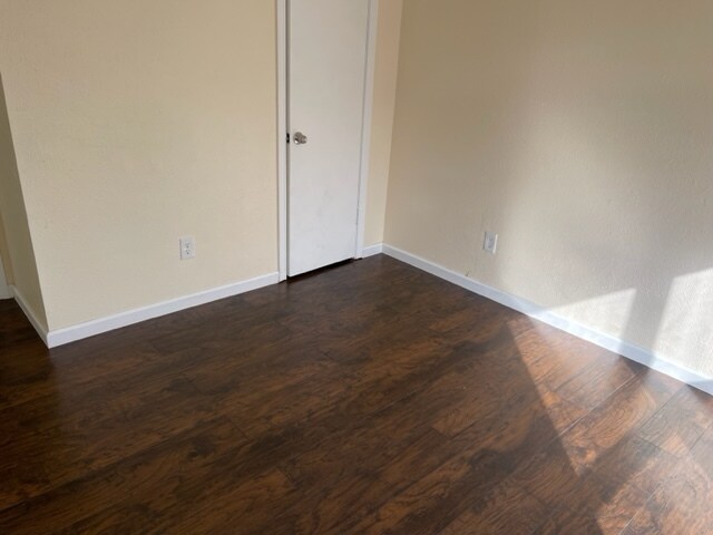 Foto del edificio - 4022 Walnut Park Cir