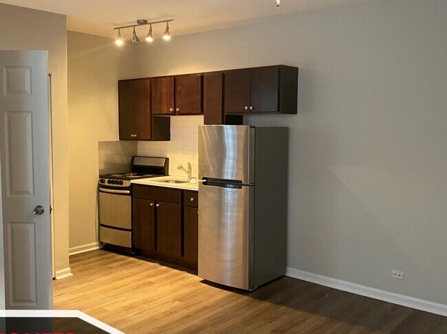 Foto del edificio - 1627 N Humboldt Blvd