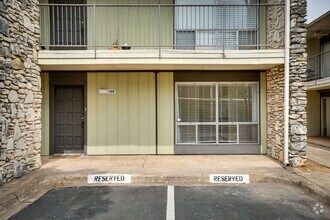 Building Photo - 500 E Riverside Dr