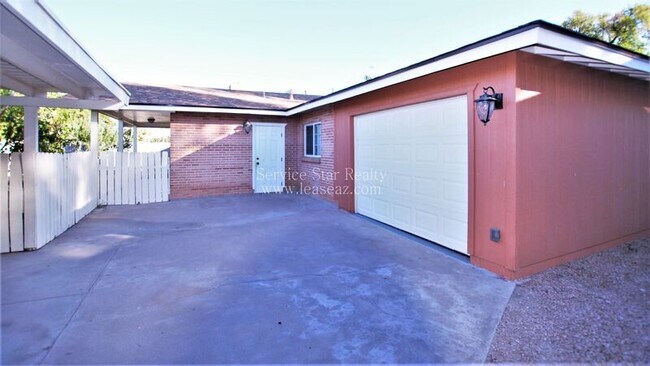 Building Photo - 4332 E Coronado Rd