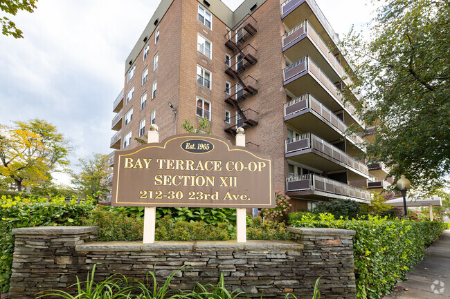 Foto del edificio - Bay Terrace Cooperative Section XII, Inc.