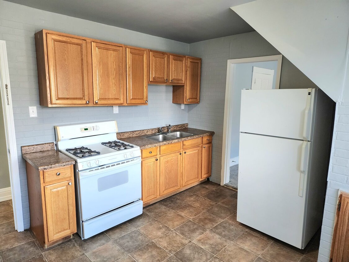Primary Photo - 13th Street Duplex