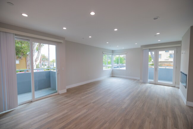 Foto del edificio - 10231 Woodbine St