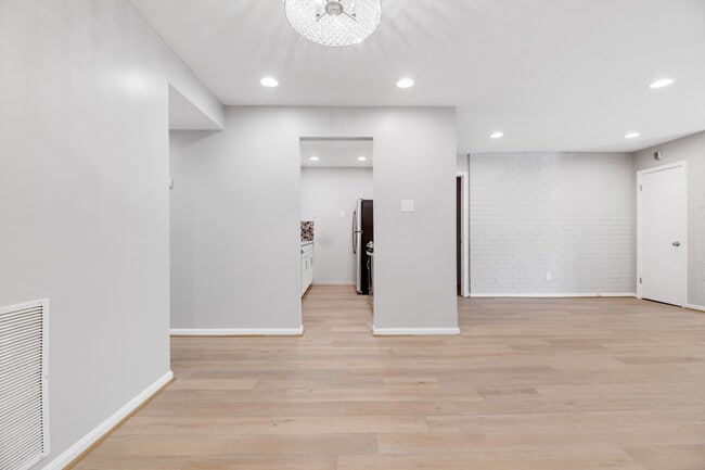 Foto del edificio - 3471 Summit Ct NE