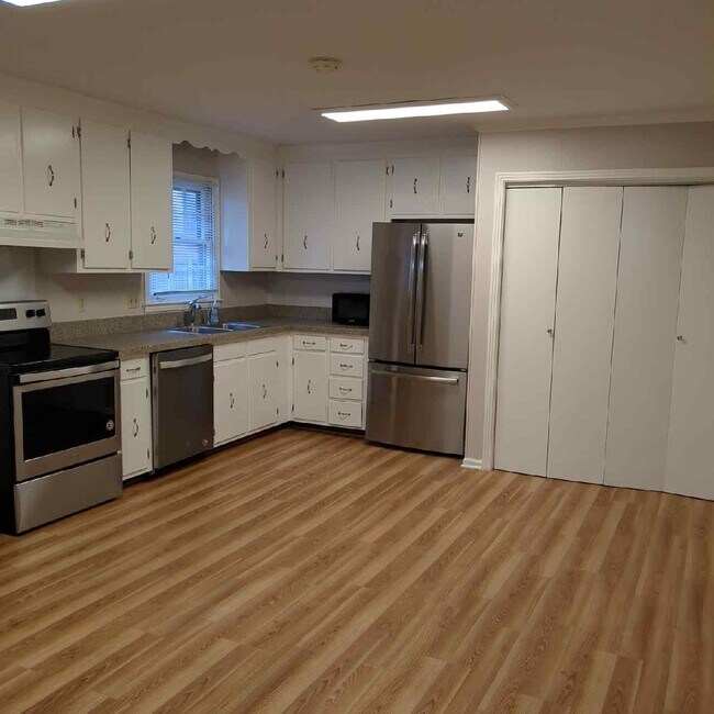 Foto del edificio - 998 Woodmont Blvd