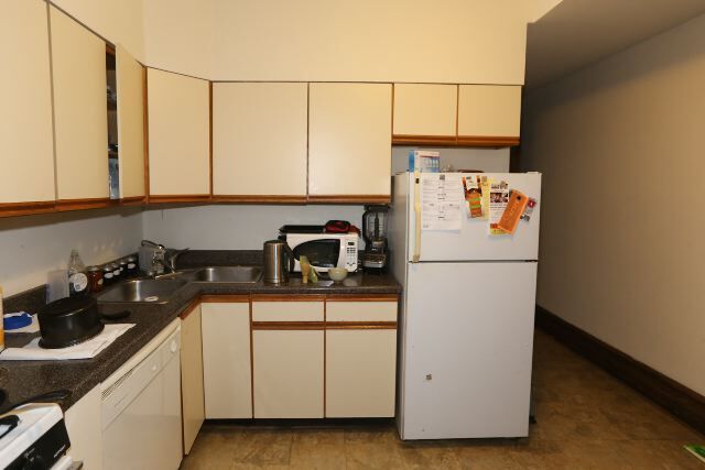 Foto del edificio - 1358 W Barry Ave