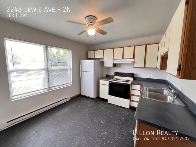 Building Photo - 2248 Lewis Ave
