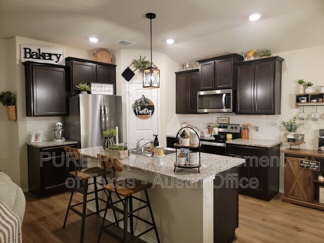 Building Photo - 216 Nathaniel Dr