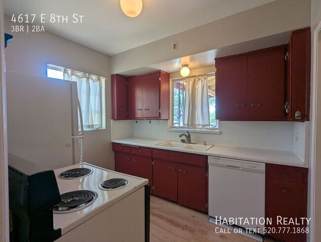 Foto del edificio - 4617 E 8th St