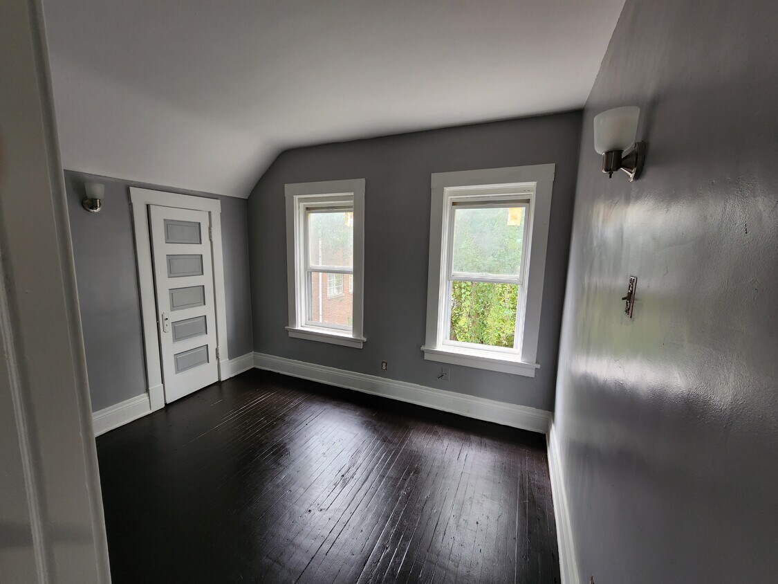 Bedroom 3 - 711 Vance St