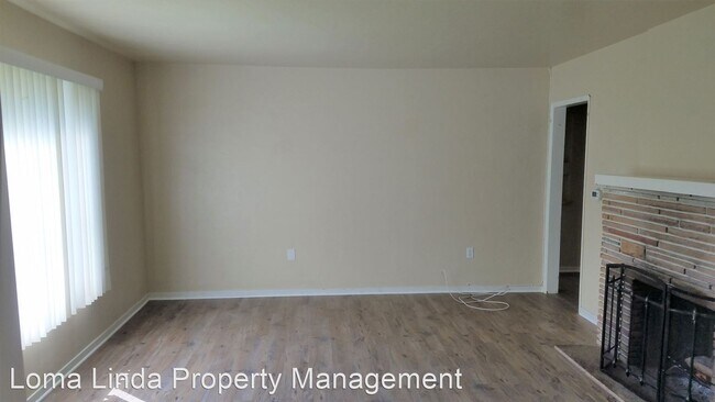 Foto del edificio - 3 br, 1 bath House - 25606 Van Leuven St.