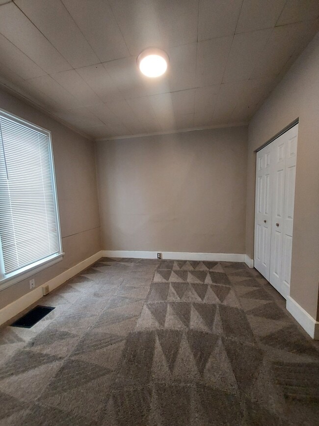 Building Photo - 79 N 10th St