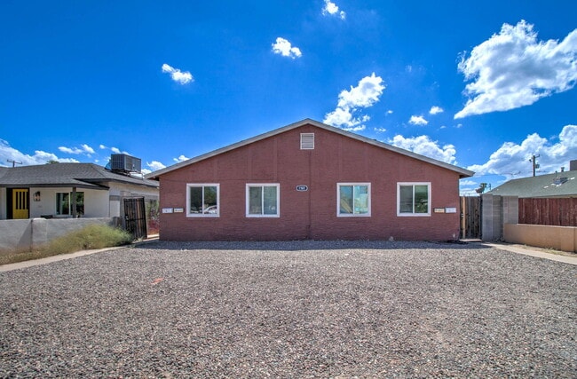 Photo - 1501 E Roosevelt St Apartment