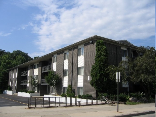 Building Photo - Waters Edge Apartments