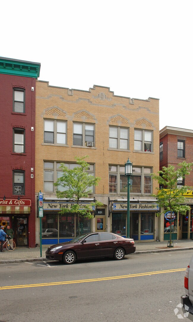 Foto del edificio - 629-633 Park St