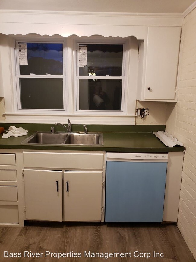 Building Photo - 3 br, 1 bath House - 91 Edgemere Road
