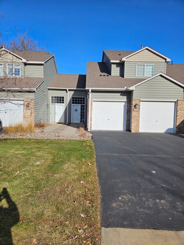 2508 Claremont Dr, Mendota Heights, MN 55120 Townhome Rentals in