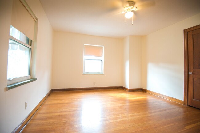 Foto del edificio - 16115 1611.5 Quarrier St
