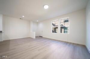 Foto del edificio - 27285 Blue Spruce Pl