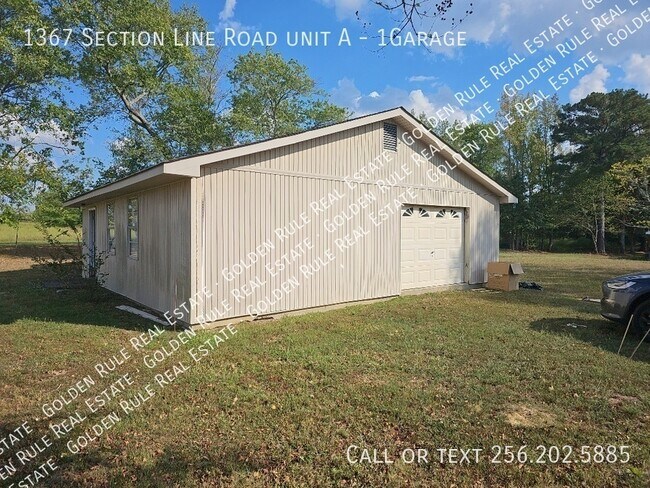 Foto del edificio - 1367 Section Line Rd