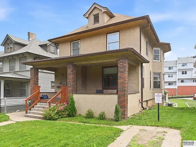 Building Photo - 117 S 38th St