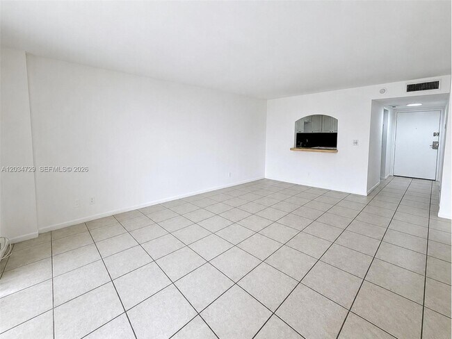 Foto del edificio - 13499 Biscayne Blvd