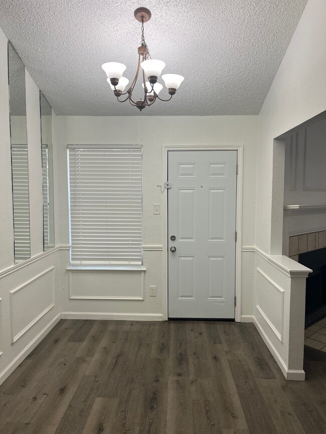 Building Photo - 1009 Brenner Ct