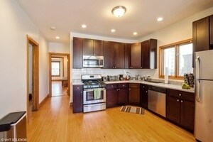 Kitchen - 3541 N Claremont Ave