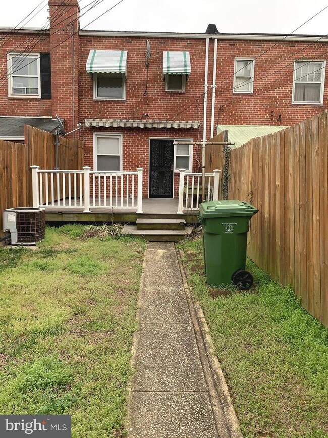 Building Photo - 508 Lucia Ave