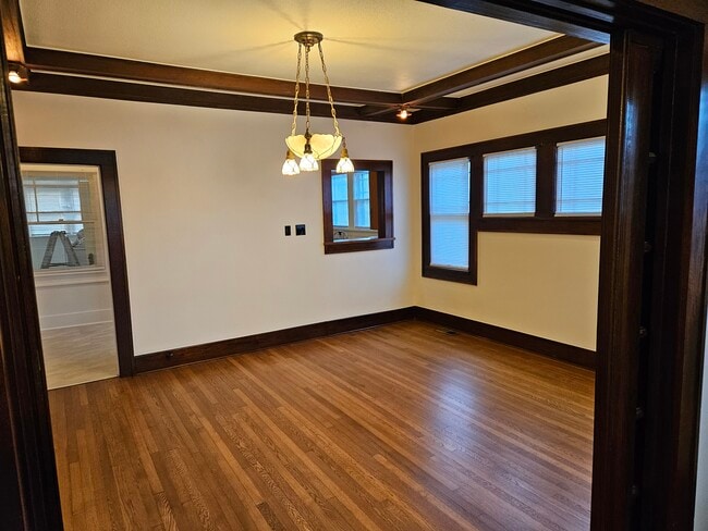 Building Photo - 513 S Harrison Ave