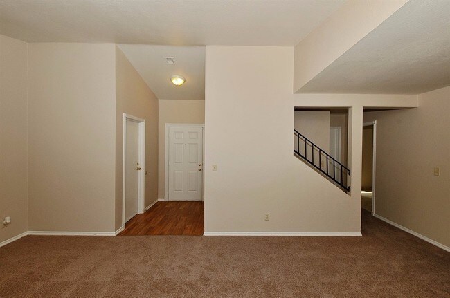 Building Photo - 501 Dutchman Ave