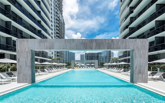 Foto del edificio - 55 SW 9th St