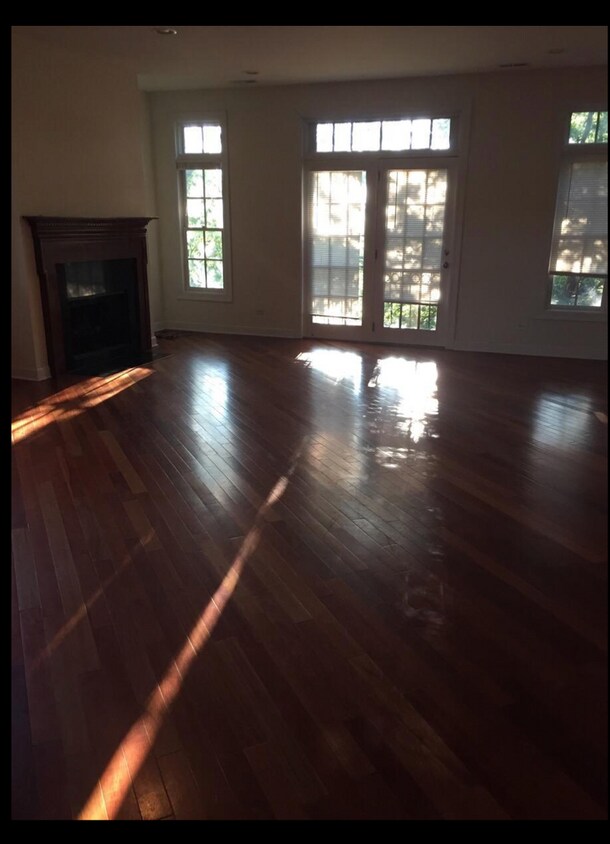 Foto del edificio - 3114 N Racine Ave