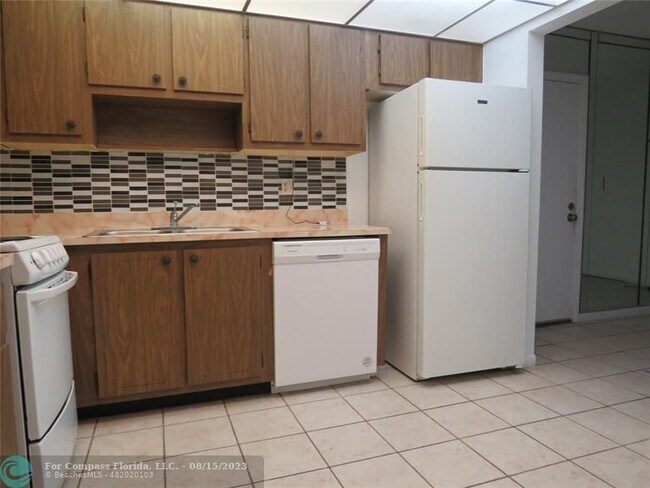 Foto del edificio - 495 SE 8th St