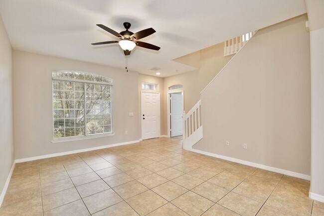 Foto del edificio - Charming 3/2.5 Spacious Townhome with a 2 ...