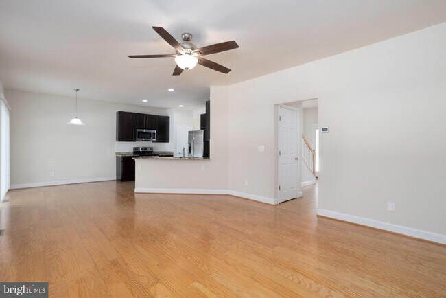 Foto del edificio - 327 Sydney Ln