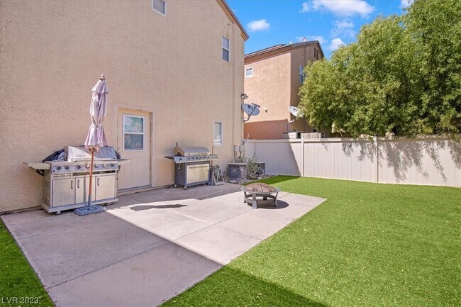 Building Photo - 11180 Abbeyfield Rose Dr