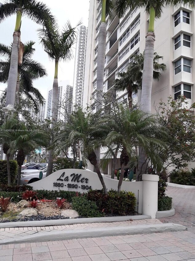 Foto principal - 1890 S Ocean Dr