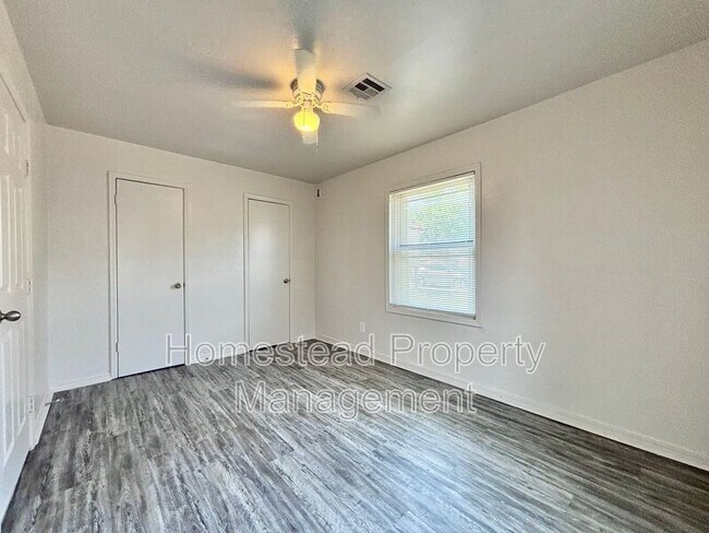 Foto del edificio - 3028 SW 37th St
