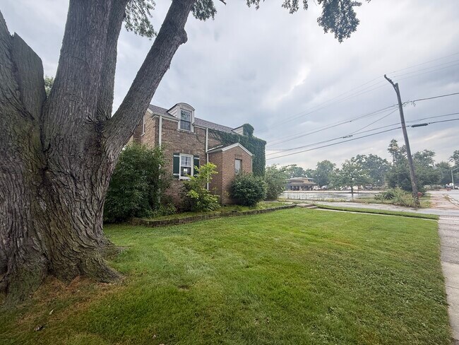 Foto del edificio - 9510 Campbell Ave